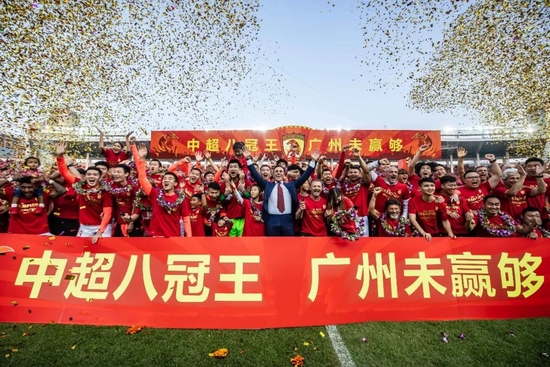 在对阵阿尔梅里亚后，巴萨将赴达拉斯踢一场友谊赛，圣诞假期回来后还要去踢西班牙超级杯。